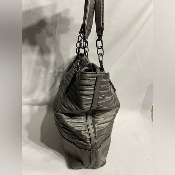 Womens Simply Vera Vera Wang Silver Gray Shoulder Bag great condition - Picture 2 of 11